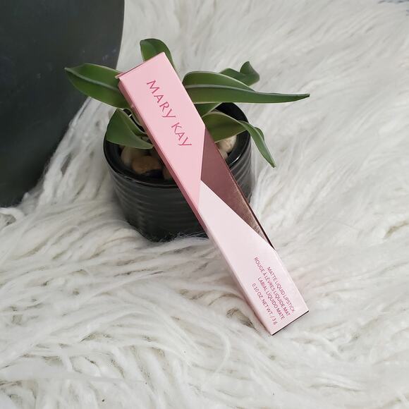 Mary Kay Rich Espresso Matte Liquid Lipstick - Picture 2 of 6